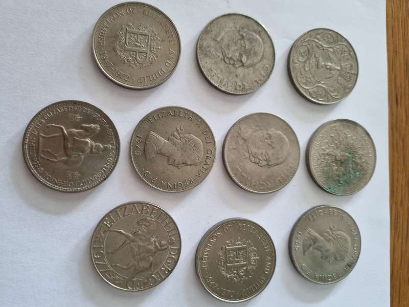 ASSORTED BRITISH CROWNS SET OF 10