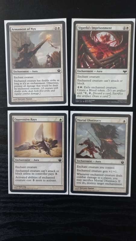 MAGIC THE GATHERING TRADING CARD - Commander Deck - Aron Benalias Ruin