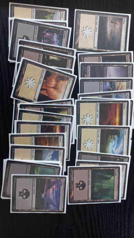 MAGIC THE GATHERING TRADING CARD - Commander Deck - Aron Benalias Ruin