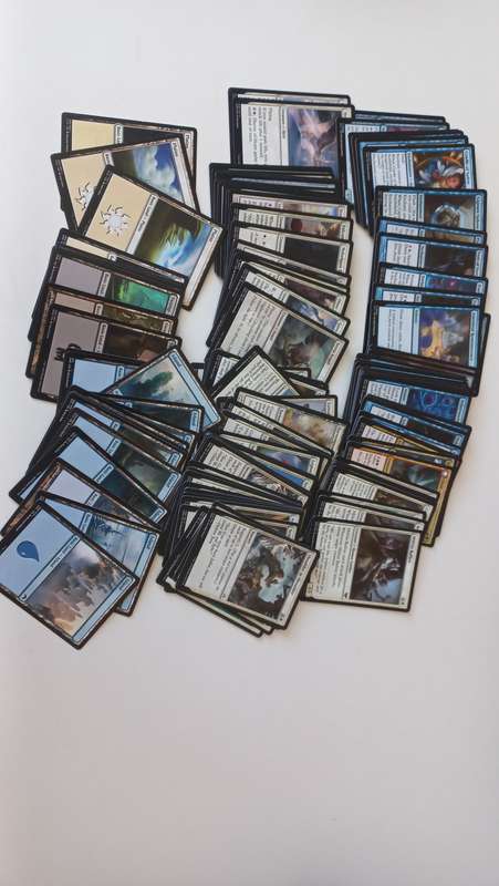 MAGIC THE GATHERING TRADING CARD BUNDLE !! +/- 340 cards !!