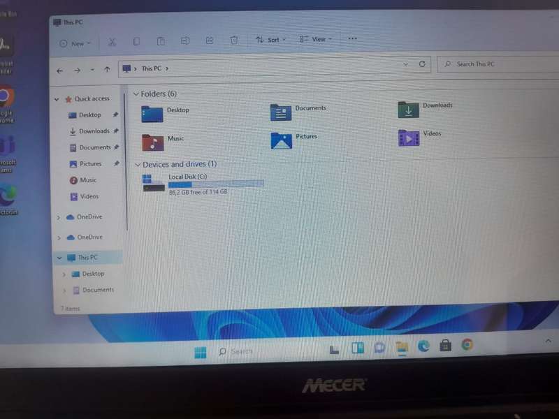 Mecer MyOffice CG14D15+ Pentium 4GB 128GB 14" Notebook - Black