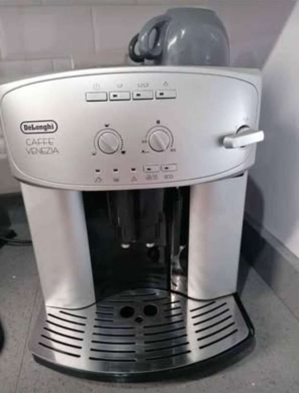 DELONGHI VENEZIA COFFEE MACHINE