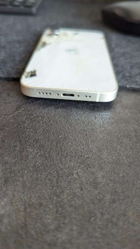 Apple iPhone 12 Mini 128GB - 2 EXTRA PHONE CASSES INCLUDED -