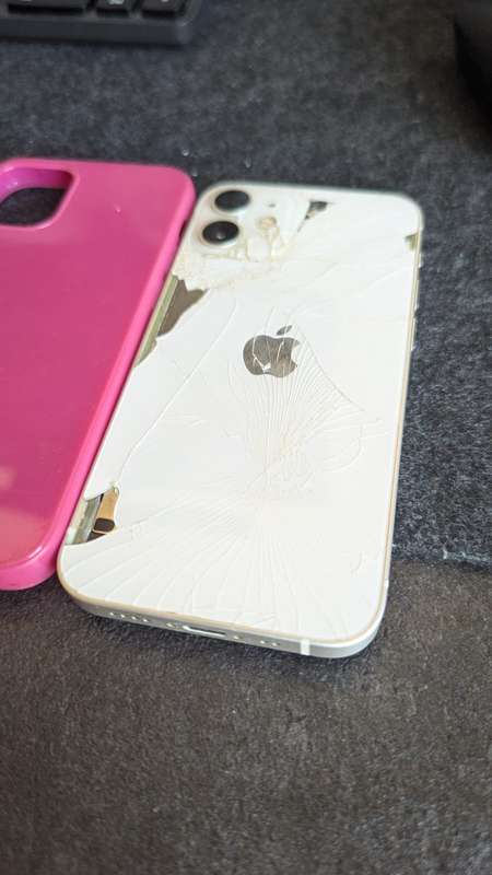 Apple iPhone 12 Mini 128GB - 2 EXTRA PHONE CASSES INCLUDED -