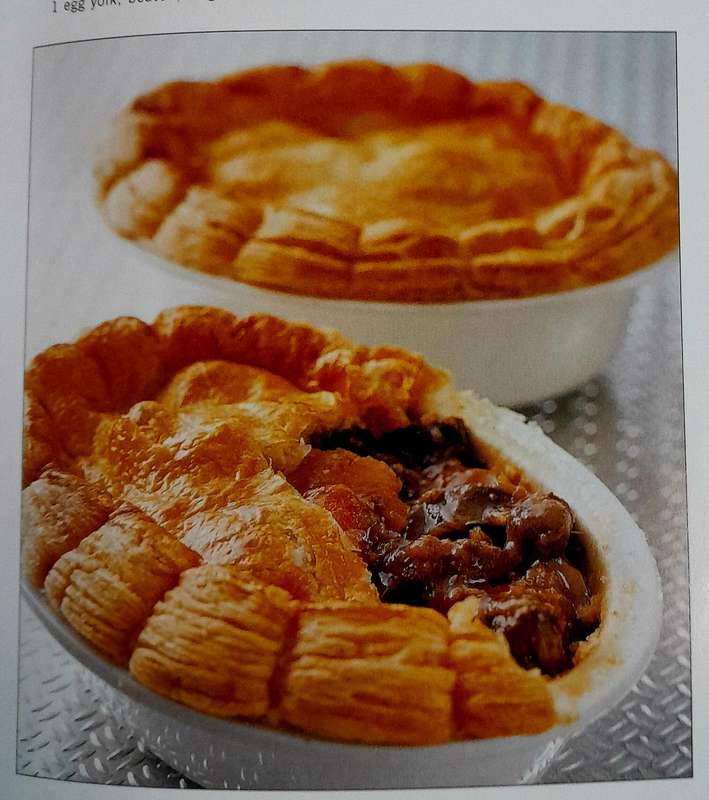 Meat & Poultry over 100 delicious recipes for every occasion by Lucy Knox