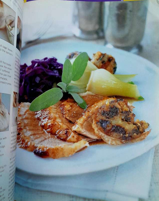 Meat & Poultry over 100 delicious recipes for every occasion by Lucy Knox