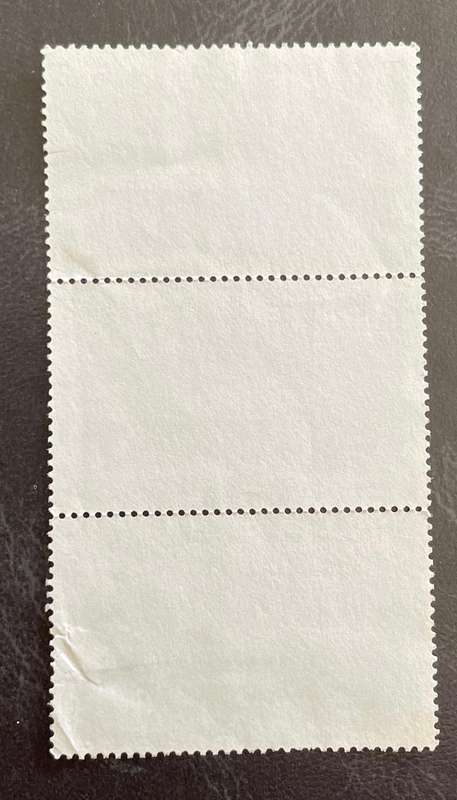 Used stamps - Block of 3 - Canada $2 stamps 1986