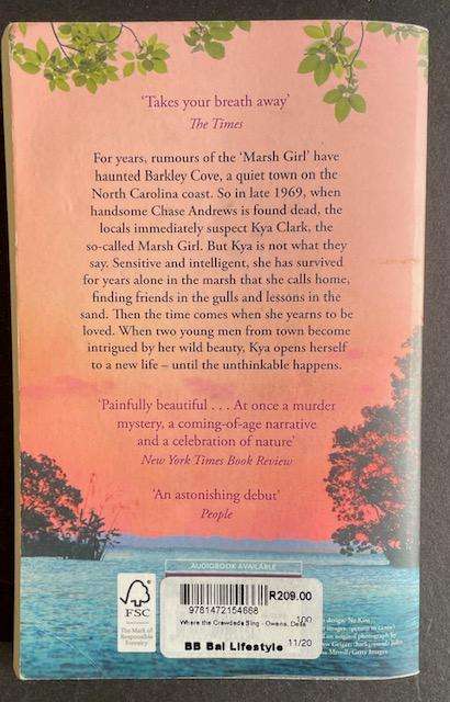 Delia Owens "WHERE THE CRAWDADS SING"  Bestseller - 368 pages