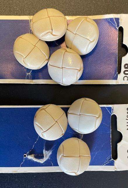 Vintage "Football" buttons x 7 - Beutron - still on the card