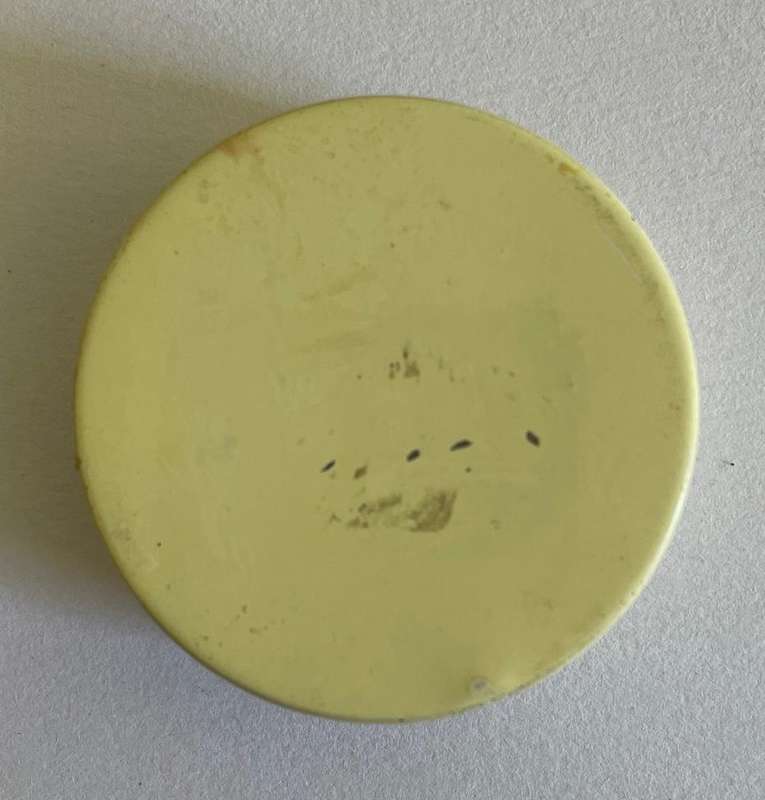 Vintage Trinket Tin - decorated with ducks. 6.5cm diameter x 2.5cm
