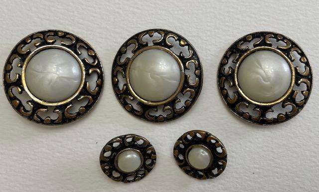Beautiful antique / vintage buttons