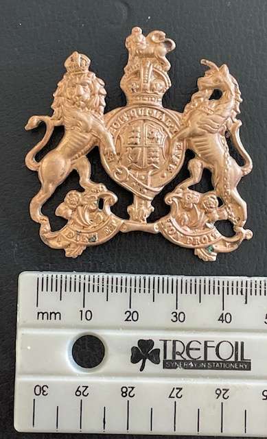 Vintage WWII Colonial Services Beret badge - great condition!