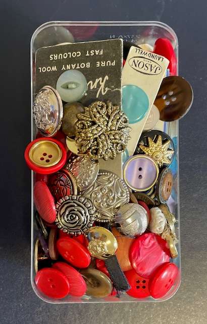 Box of mixed antique, vintage and more mod buttons to sort. Great gift for button lovers!