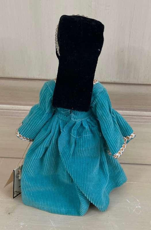 RARE Vintage collector's doll - Anne Boleyn - pre 1965