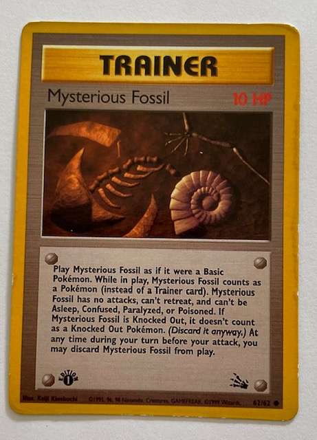 Pokémon Trading Card - Trainer - MYSTERIOUS FOSSIL - 1999 - 1ST EDITION - 62/62  MP