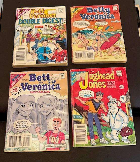 VINTAGE ARCHIE COMIC MAGAZINES X4 - USED