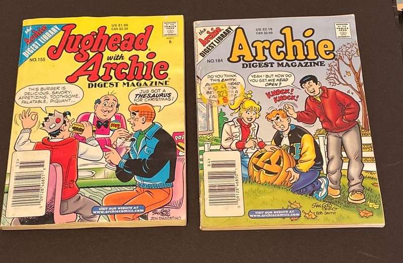VINTAGE ARCHIE COMIC MAGAZINES X2 - USED