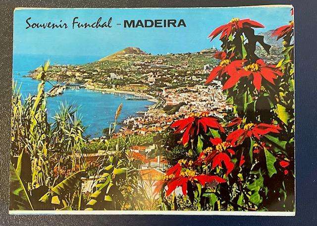 VINTAGE SOUVENIR POSTCARD BOOKLET - MADEIRA - 10 CARDS