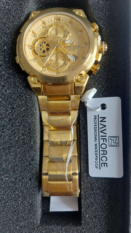 Naviforce Multifunctional Chronograph watch