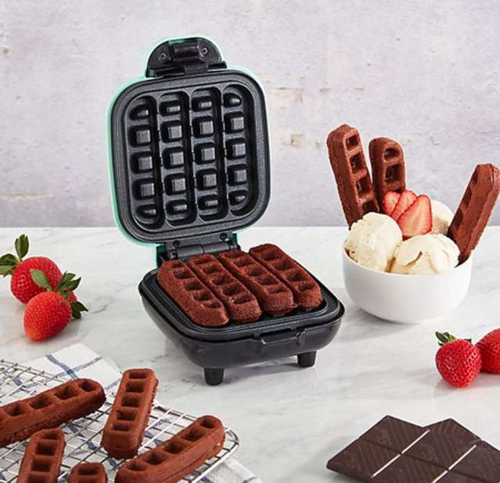 BURRAAQ TRANDING / MINI WAFFLE STICK MAKER