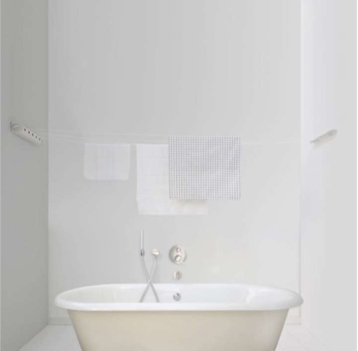 BURRAAQ TRANDING / WALL MOUNT SPACE SAVING CLOTH HANGER