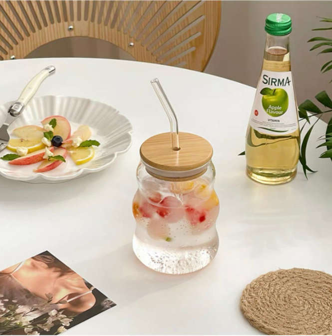 BURRAAQ TRANDING/ TRANSPARENT ICE COFFEE GLASS WITH BAMBOO LID AND STRAW 2 PIC