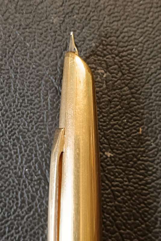 PILOT 18KP FOUNTAIN CAPLESS PEN VERY COLLECTABLE.