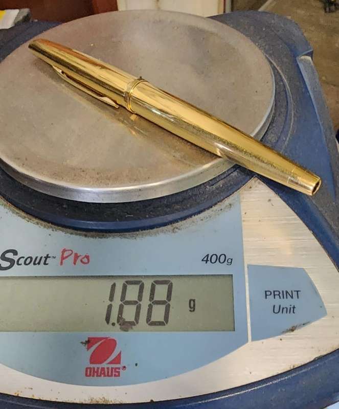 PILOT 18KP FOUNTAIN CAPLESS PEN VERY COLLECTABLE.