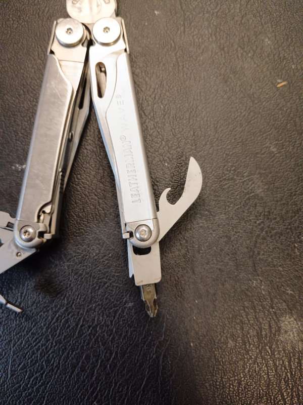 WAVE 2 LEATHERMAN