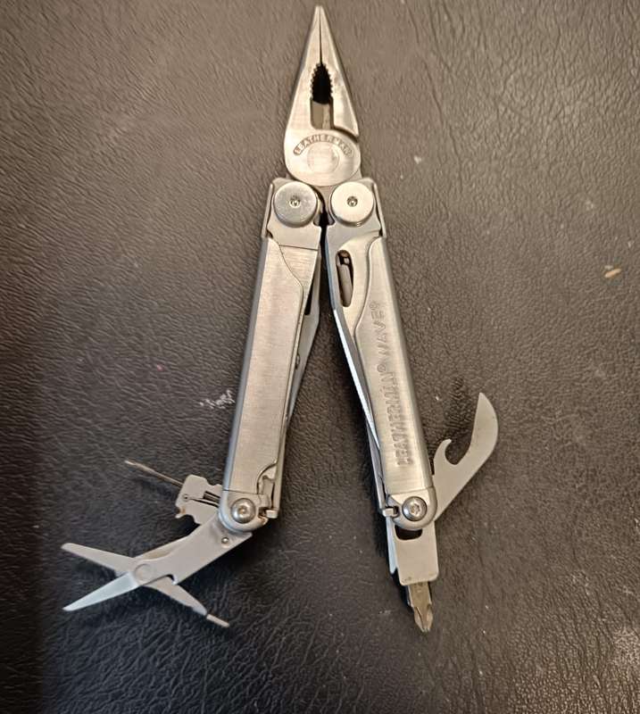 WAVE 2 LEATHERMAN