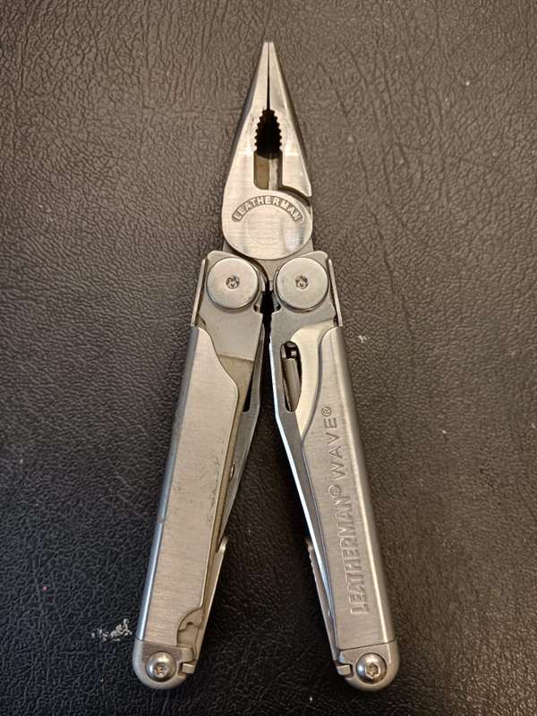 WAVE 2 LEATHERMAN