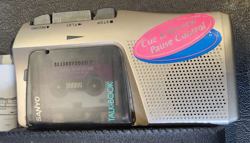 SANYO TRC-615M MICROCASSETTE RECORDER.