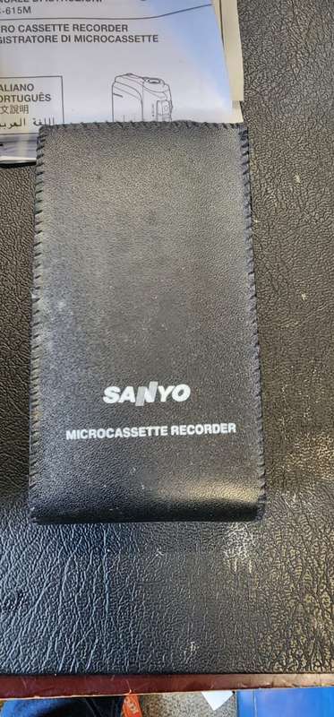SANYO TRC-615M MICROCASSETTE RECORDER.