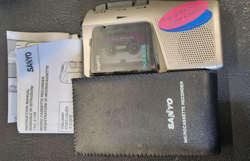 SANYO TRC-615M MICROCASSETTE RECORDER.