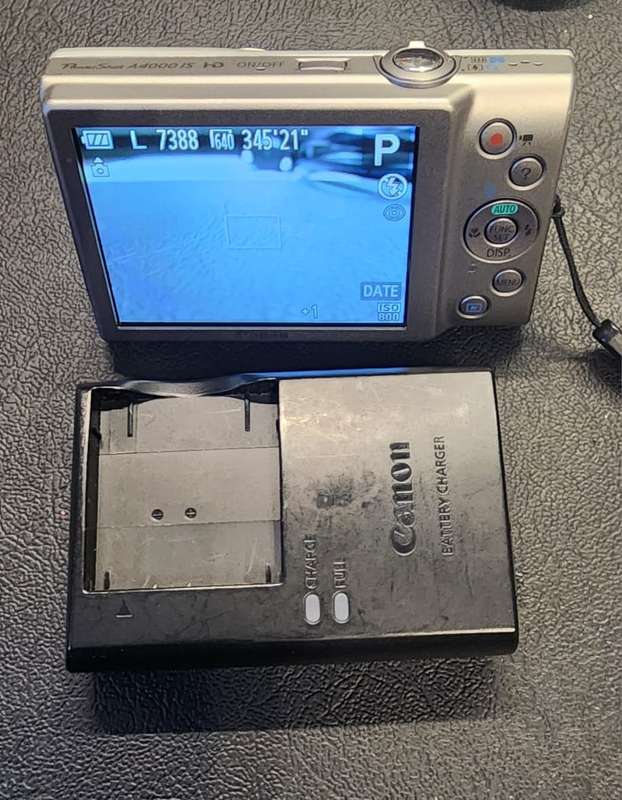 CANON POWERSHOT A4000 IS HD 8X OPTICAL ZOOM 16.0 MP.