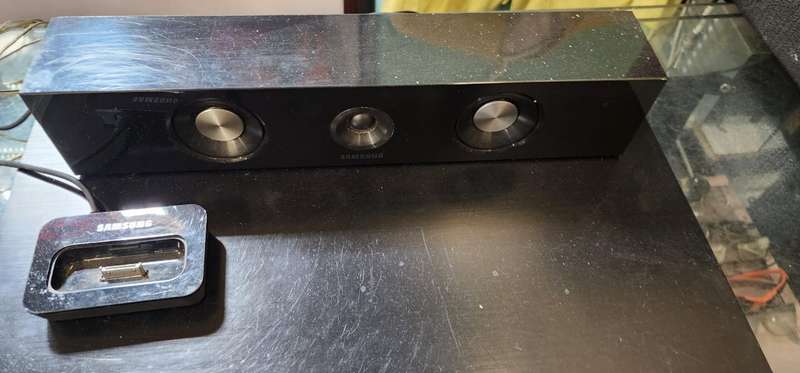 SAMSUNG BLUE RAY COMPLETE SYSTEM WITH PS-DW1 SUBWOOFER 5.1 SURROUND.