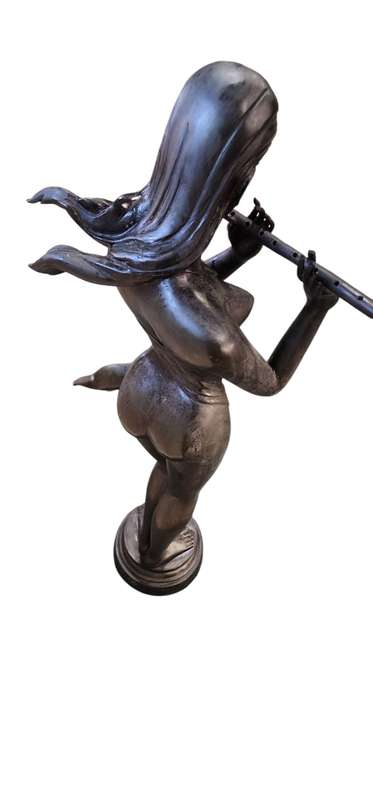 WHISTLE LADY BRONZE SCULPTURE.INVESTMENT ONE OF A KIND PIECE.