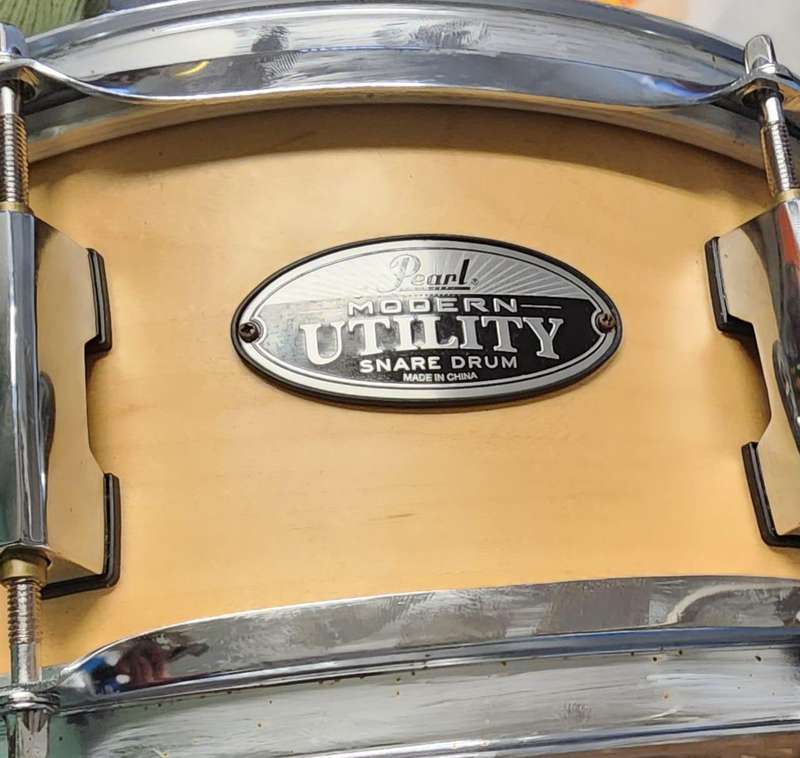 PEARL MODERN UTILITY 14'' MAPLE SNARE DRUM.