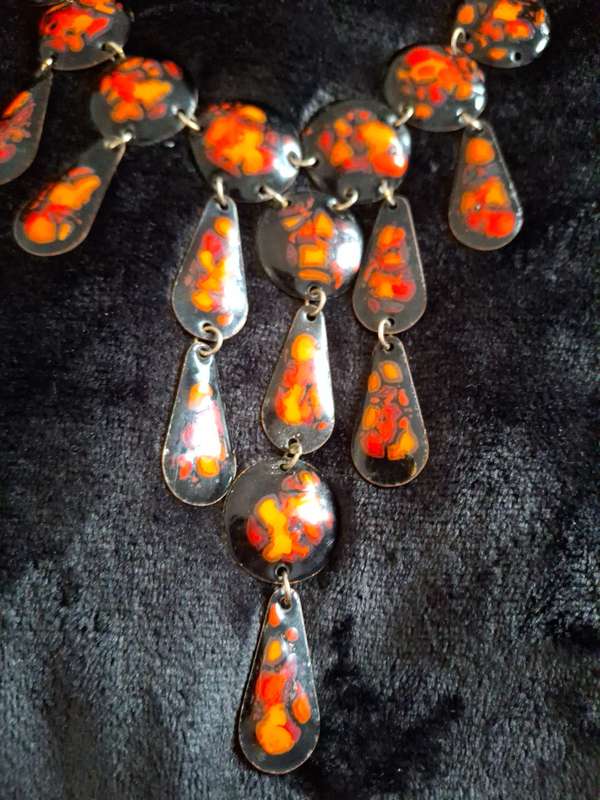 Vintage 1950's 1960's enamel necklace