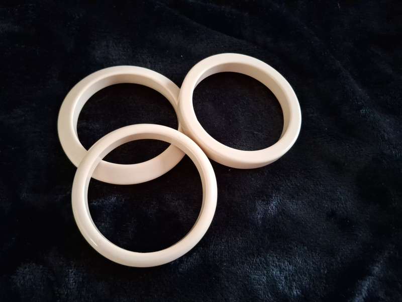 3 Light rich cream bracelets