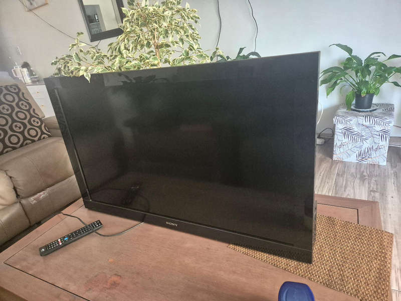 Sony Bravia 40inch LCD TV