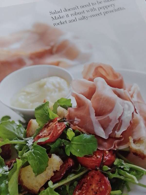 Donna Hay (Soft Cover) Simple Dinners