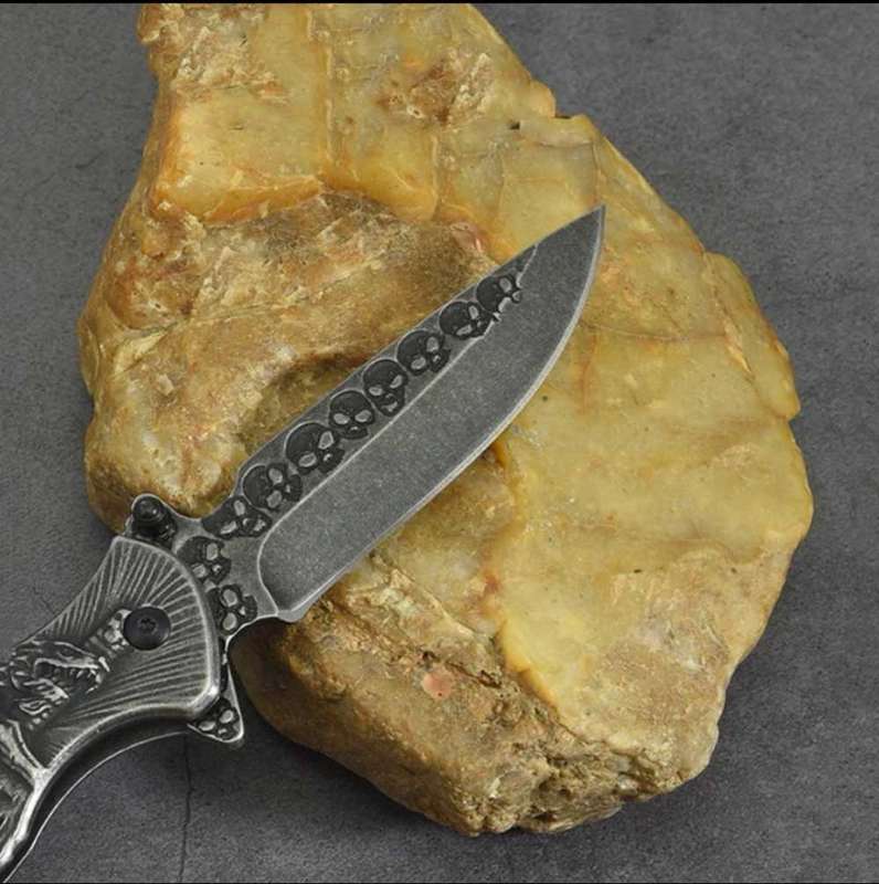 Hunting knives