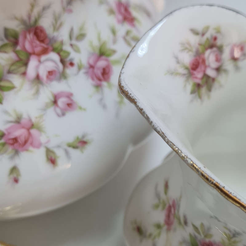 10 pieces high tea set with glass cake stand