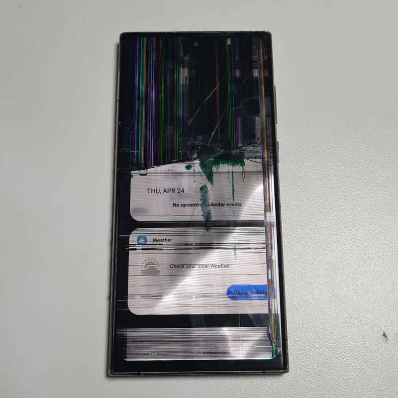 Phone for spares or fixing (turns on) and charges) (read and see all pictures)