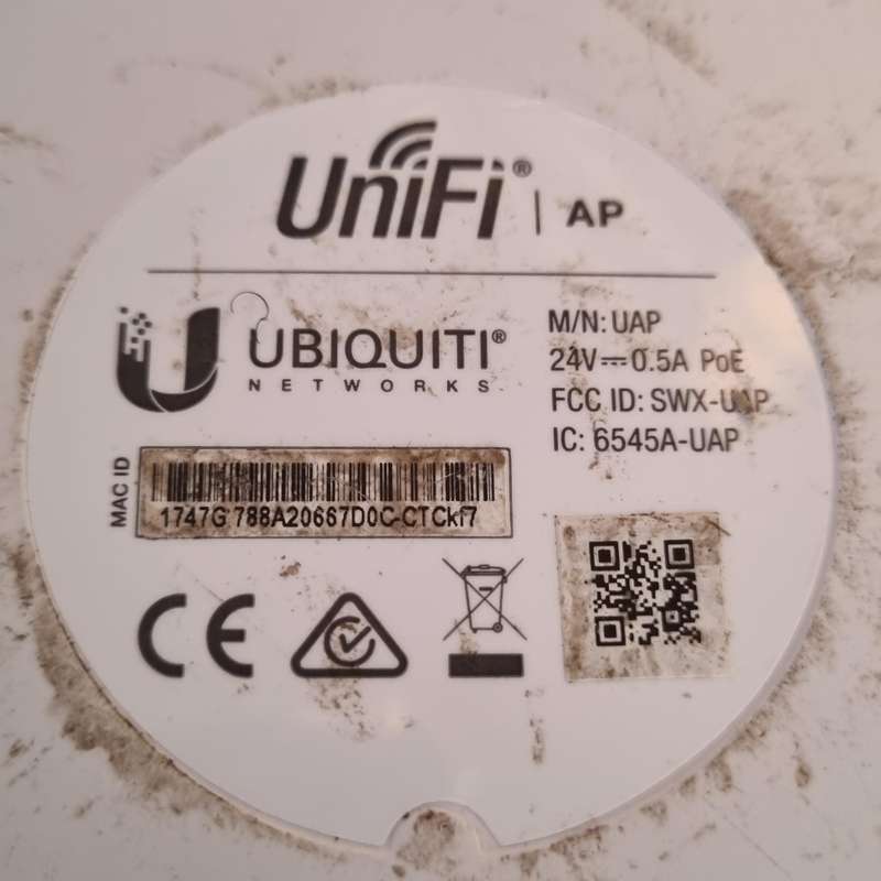 2x Ubiquiti UniFi Access Points  UAP & UAP-AC-PRO (PoE