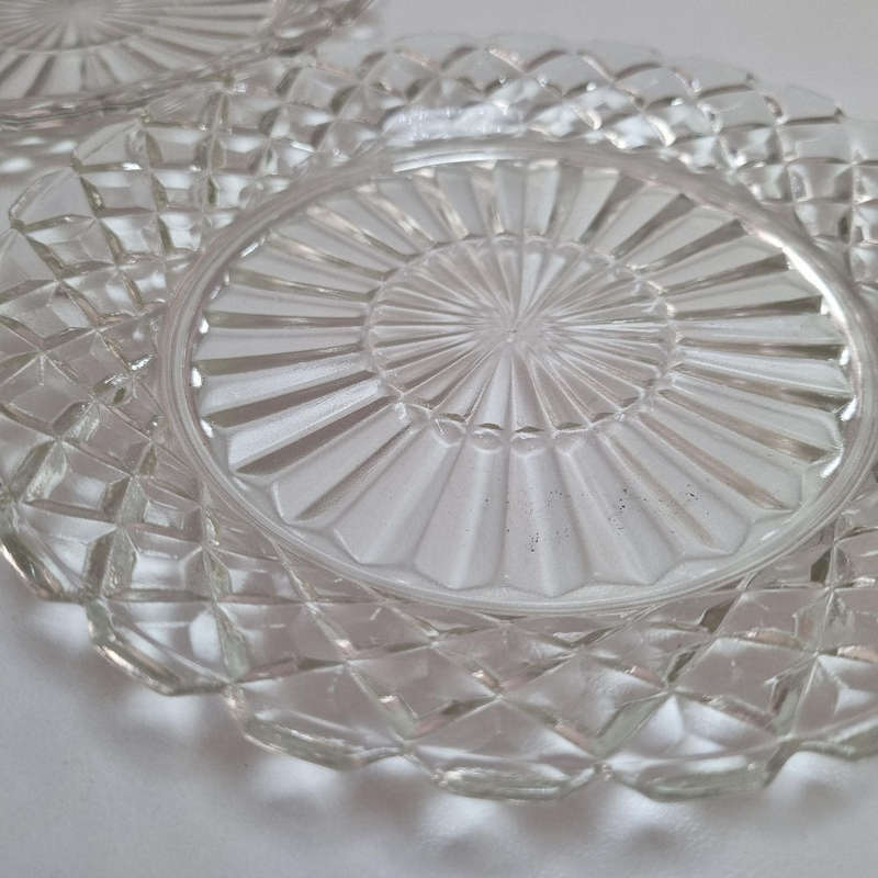 2 cut glass side plates 180mm