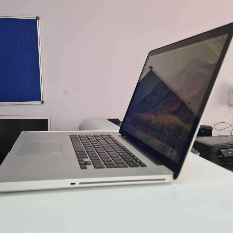 MacBook Pro (15-inch, Early 2011)