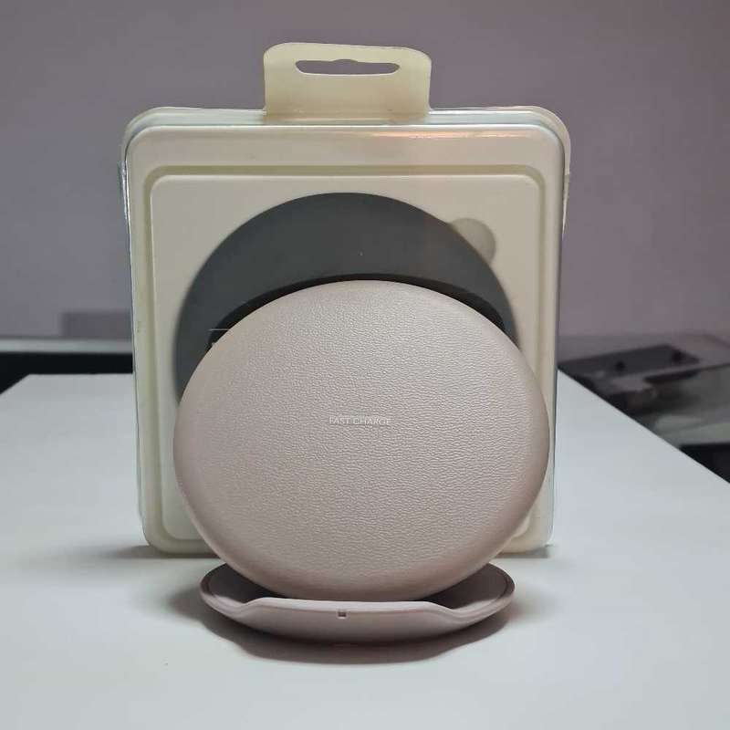 Convertible Fast wireless charger. (Samsung technology)