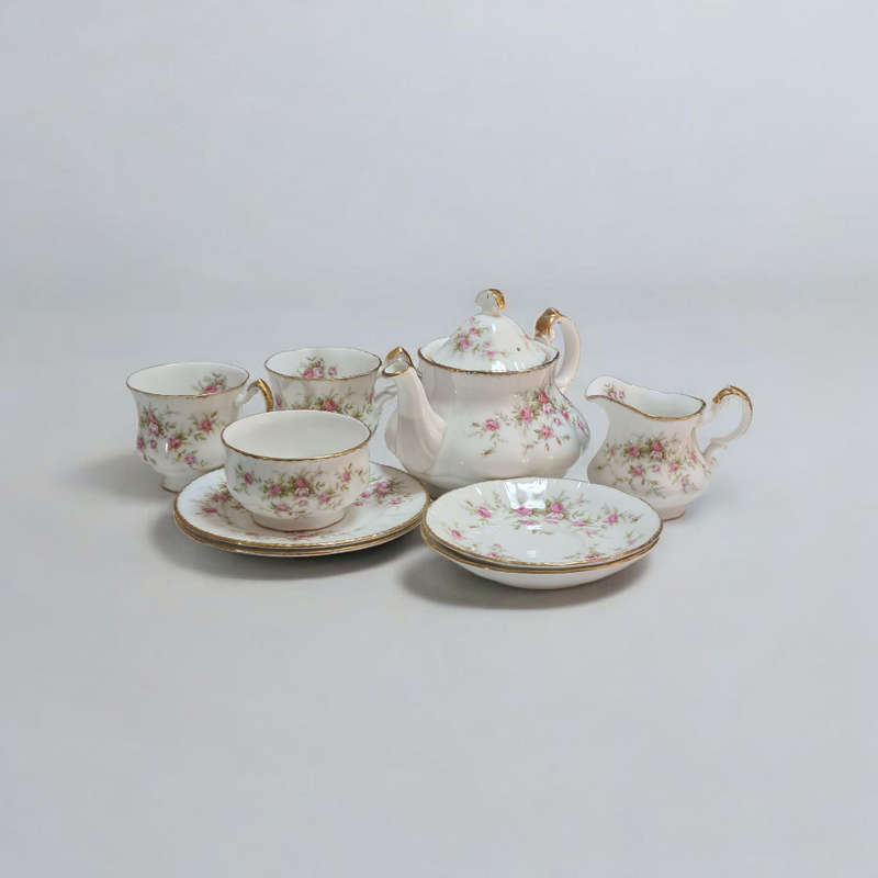 10 pieces high tea set with glass cake stand